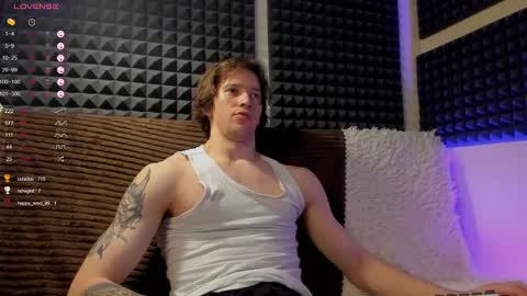 Snapshot of crystallora chatting on 12.11.24 Crys online show from 12.11.24