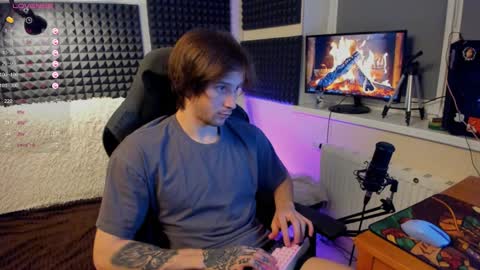 Snapshot of crystallora chatting on 12.14.24 Crys online show from 12.14.24