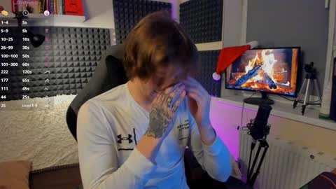 Snapshot of crystallora chatting on 12.23.24 Crys online show from 12.23.24