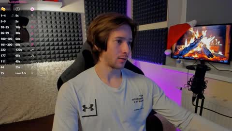 Snapshot of crystallora chatting on 12.25.24 Crys online show from 12.25.24