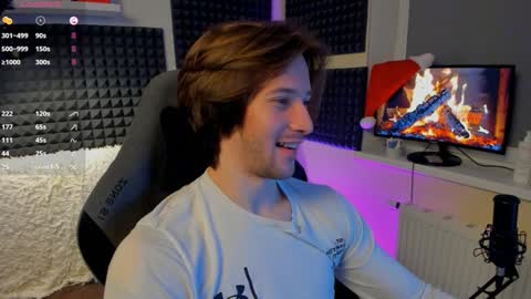 Snapshot of crystallora chatting on 12.25.24 Crys online show from 12.25.24