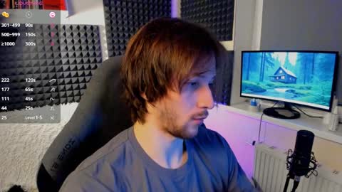 Snapshot of crystallora chatting on 01.04.25 Crys online show from 01.04.25