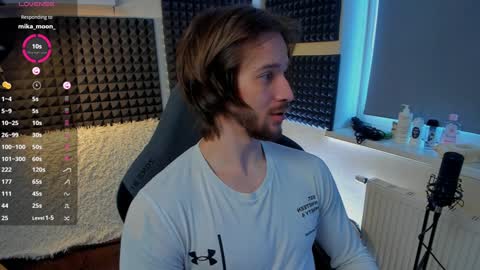 Snapshot of crystallora chatting on 02.03.25 Crys online show from 02.03.25