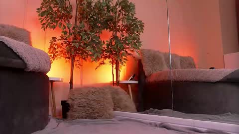 crystallred online show from 11.13.25