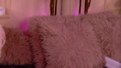 crystallred online show from 02.05.26