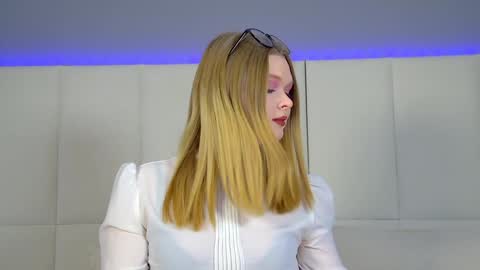 Crystal online show from 12.04.24