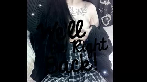 Snapshot of crystalsomnia chatting on 10.02.25 Sasha Make me moan with patterns good music here online show from 10.02.25