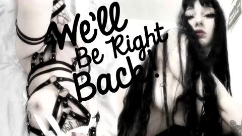 Snapshot of crystalsomnia chatting on 10.21.25 Sasha Make me moan with patterns good music here online show from 10.21.25