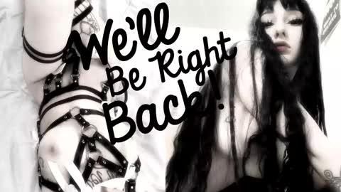 Snapshot of crystalsomnia chatting on 10.30.25 Sasha Make me moan with patterns good music here online show from 10.30.25