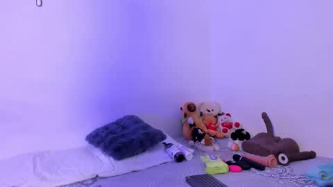 Snapshot of crystalvazquez chatting on 10.11.25 Soy Crystal online show from 10.11.25