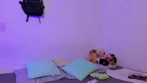 Snapshot of crystalvazquez chatting on 10.16.25 Soy Crystal online show from 10.16.25