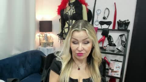 CrystalHotty online show from 03.31.26