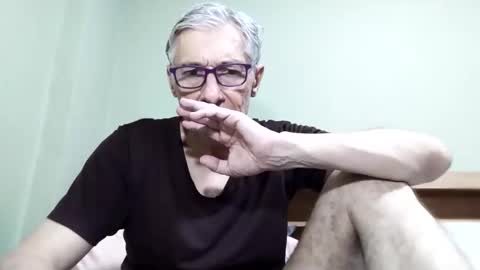 Snapshot of cucaio18 chatting on 10.02.25 BIG UNCUT HARD COCK online show from 10.02.25