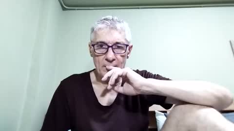 Snapshot of cucaio18 chatting on 10.19.25 BIG UNCUT HARD COCK online show from 10.19.25
