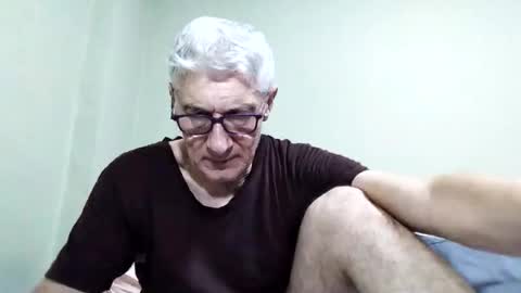 Snapshot of cucaio18 chatting on 10.25.25 BIG UNCUT HARD COCK online show from 10.25.25