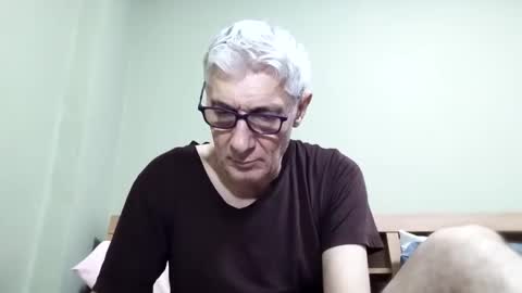 Snapshot of cucaio18 chatting on 10.31.25 BIG UNCUT HARD COCK online show from 10.31.25