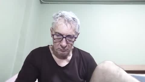 Snapshot of cucaio18 chatting on 11.01.25 BIG UNCUT HARD COCK online show from 11.01.25