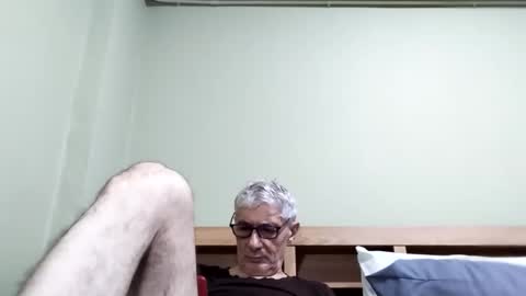 Snapshot of cucaio18 chatting on 11.01.25 BIG UNCUT HARD COCK online show from 11.01.25