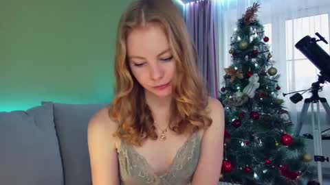 Snapshot of cuddle_kitten chatting on 01.02.25 Alexia online show from 01.02.25