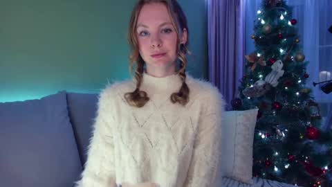 Snapshot of cuddle_kitten chatting on 01.08.25 Alexia online show from 01.08.25