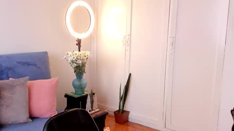 Snapshot of cuddlingbunnny chatting on 02.07.26 Leonela online show from 02.07.26