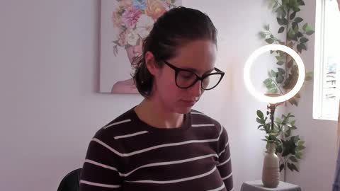 Snapshot of cuddlingbunnny chatting on 03.29.26 Leonela online show from 03.29.26