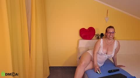 Snapshot of cuddlings chatting on 05.04.26 Mimiher 43 Asahim 32 online show from 05.04.26