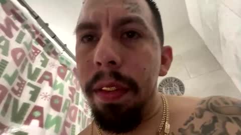 Snapshot of cuete2100 chatting on 12.19.25 cuete2100 online show from 12.19.25