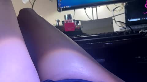 im KIM new girl to spoil online show from 02.21.25