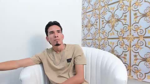 Snapshot of cum_serafin chatting on 10.28.25 JOHN online show from 10.28.25