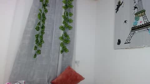 Snapshot of cumb0y_squirtgirl chatting on 10.16.25 Pablo and emma online show from 10.16.25