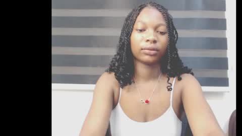 Snapshot of cumebony_petit chatting on 05.04.26 cumebony_petit online show from 05.04.26