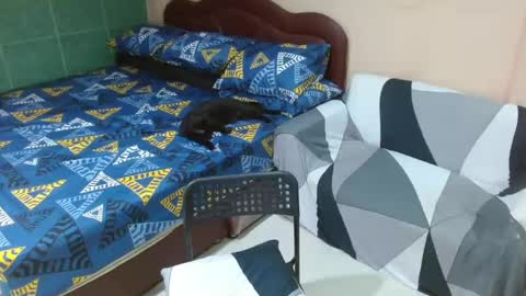 Leah Vergara online show from 03.04.25