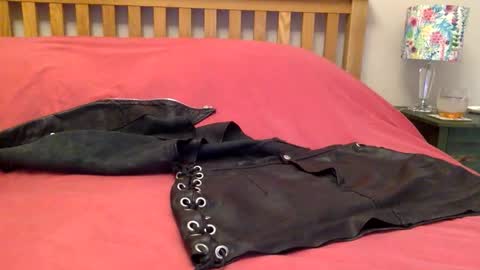 Snapshot of cumonherguys chatting on 10.21.25 cumonherguys online show from 10.21.25