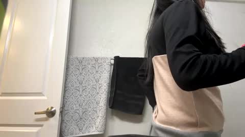 Snapshot of cumontae chatting on 12.06.24 Pussy whipped babyboy online show from 12.06.24