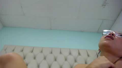 Snapshot of cumontitsxxx chatting on 06.05.26 Cumontitsxxx online show from 06.05.26