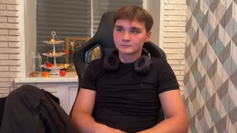 Snapshot of cumshot_dimana chatting on 10.14.25 Diman online show from 10.14.25