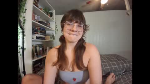 Snapshot of cumslutpawg chatting on 01.04.25 cumslutpawg online show from 01.04.25