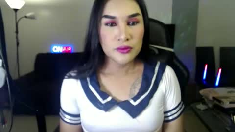 Snapshot of cumtsmeals chatting on 05.11.26 kala mo maganda ka online show from 05.11.26