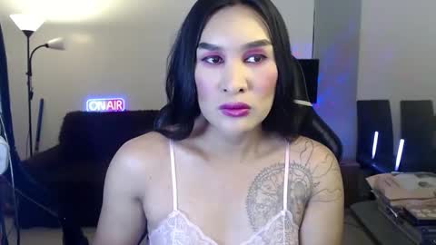 Snapshot of cumtsmeals chatting on 05.12.26 kala mo maganda ka online show from 05.12.26