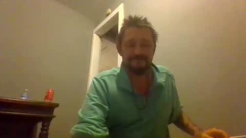 Snapshot of cuntreeboy68 chatting on 12.06.24 Bash online show from 12.06.24