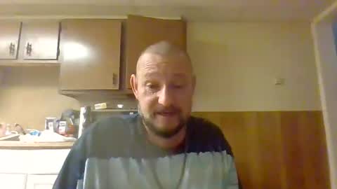 Snapshot of cuntreeboy68 chatting on 12.22.24 Bash online show from 12.22.24