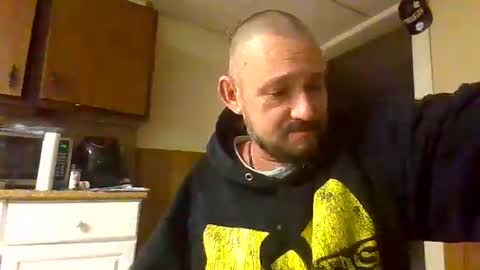 Snapshot of cuntreeboy68 chatting on 12.23.24 Bash online show from 12.23.24