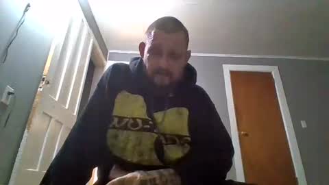 Snapshot of cuntreeboy68 chatting on 01.06.25 Bash online show from 01.06.25