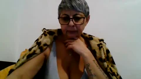 couple online show from 01.03.25