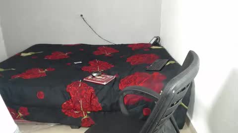 Snapshot of curious_bitch2007 chatting on 10.02.25 Curious bitch2007 online show from 10.02.25