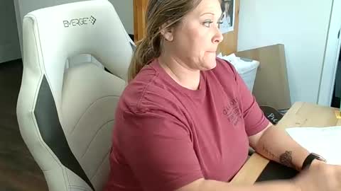 Snapshot of curiouscouple3143 chatting on 02.04.25 curious couple online show from 02.04.25