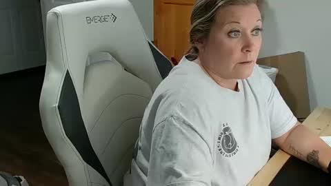 Snapshot of curiouscouple3143 chatting on 02.06.25 curious couple online show from 02.06.25