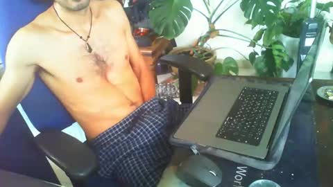 Snapshot of curiousgenie chatting on 10.12.25 curiousgenie online show from 10.12.25