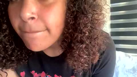 Snapshot of curlygoddess777 chatting on 10.20.25 curlygoddess777 online show from 10.20.25